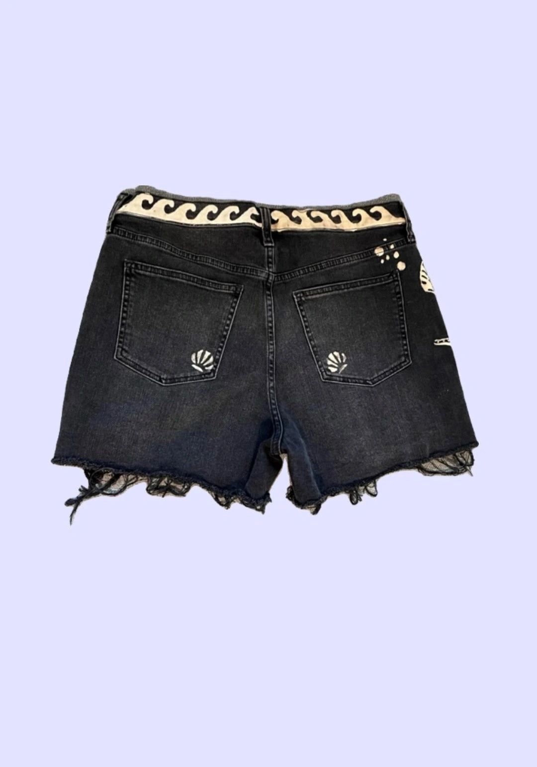 GAP 4" High Rise Short with Shell Design