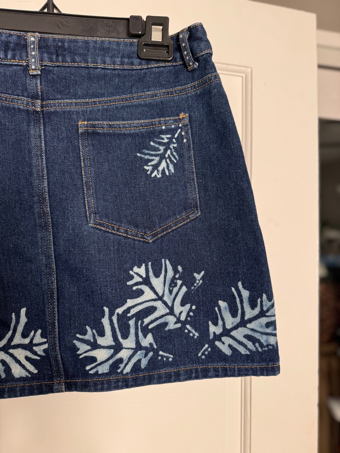 Fall Leaf Spray and Halloween Hand Bleached Zip Button Front Forever 21 Medium Blue Mini Skirt Denim Large /4 Women Bottom Cozy Comfort