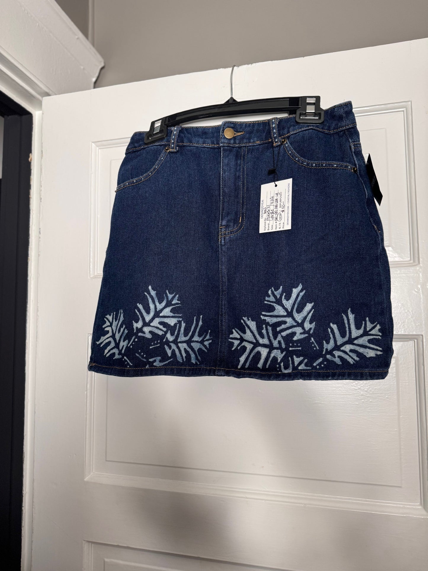 Fall Leaf Spray and Halloween Hand Bleached Zip Button Front Forever 21 Medium Blue Mini Skirt Denim Large /4 Women Bottom Cozy Comfort