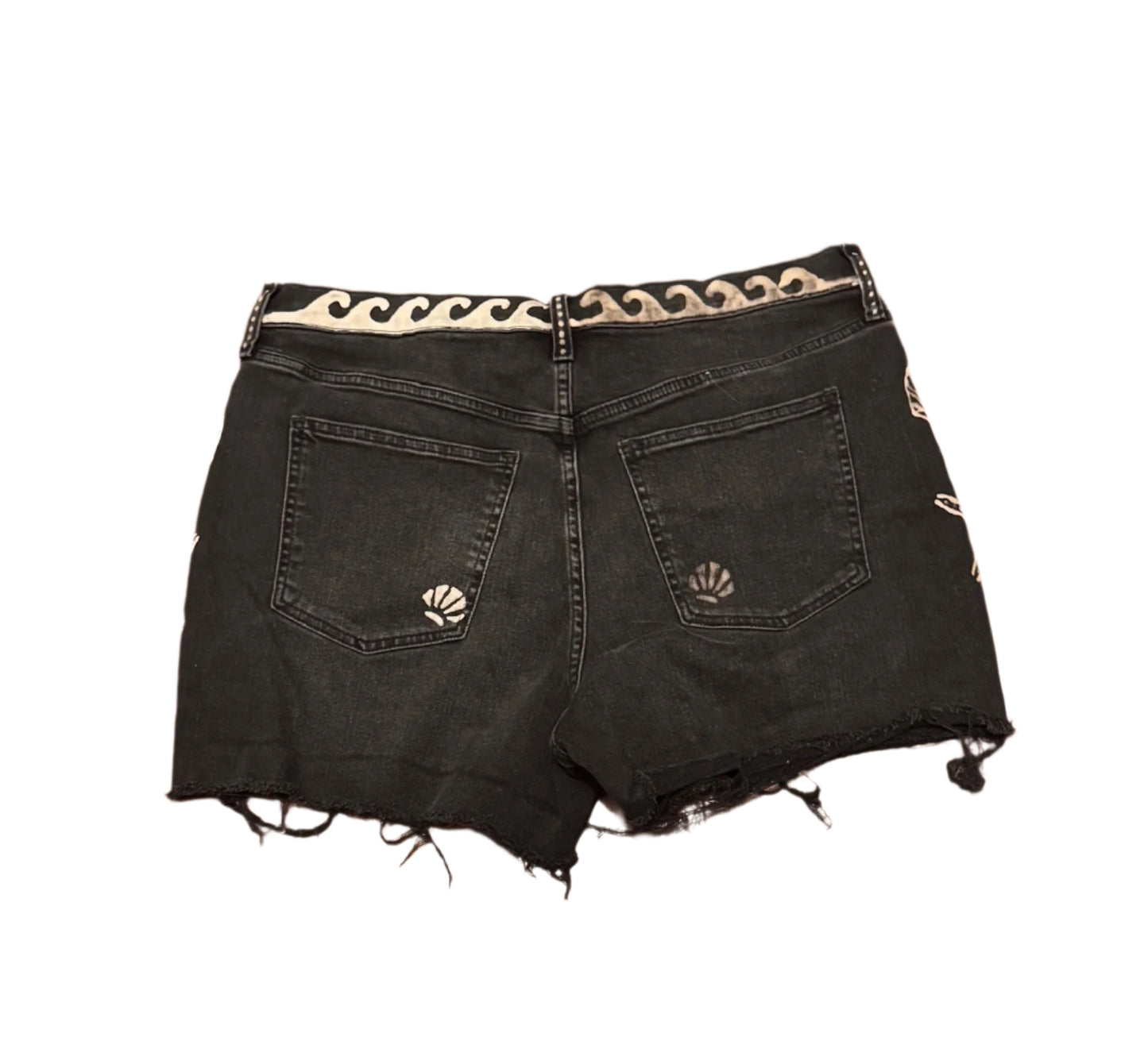 GAP high-rise 4" denim shorts with raw hem, wave waistline, and hand-placed seashells on front and back pockets – one-of-a-kind size 16 coastal style