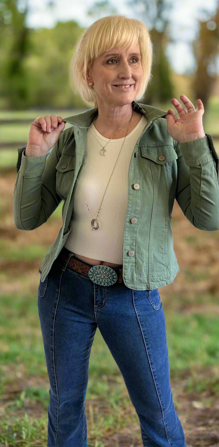 THE BABE Jean ~ Low Rise Seamed Flare Front Pocket 2 Button Closure YMI Jean