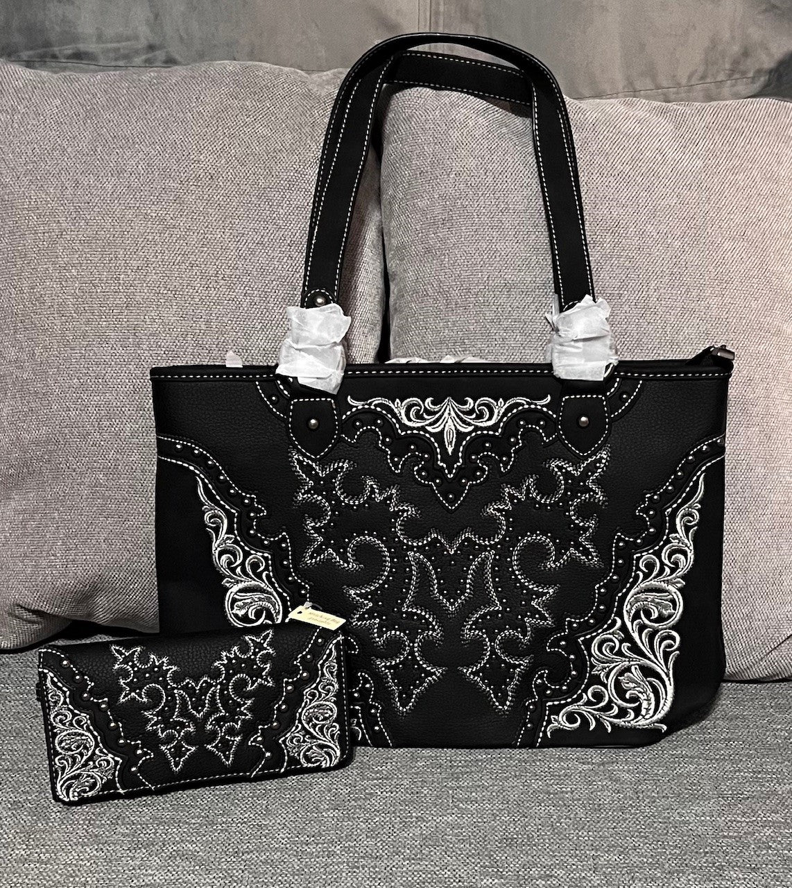 ACCESSORIES PURSES, TOTES & WALLETS