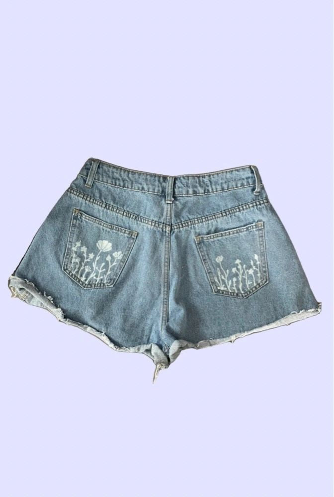 Wildflower Shorts ~ Women's Size 7