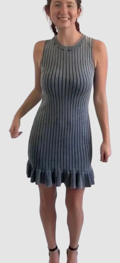 The Charlotte Knit Dress - Grey Akaiv