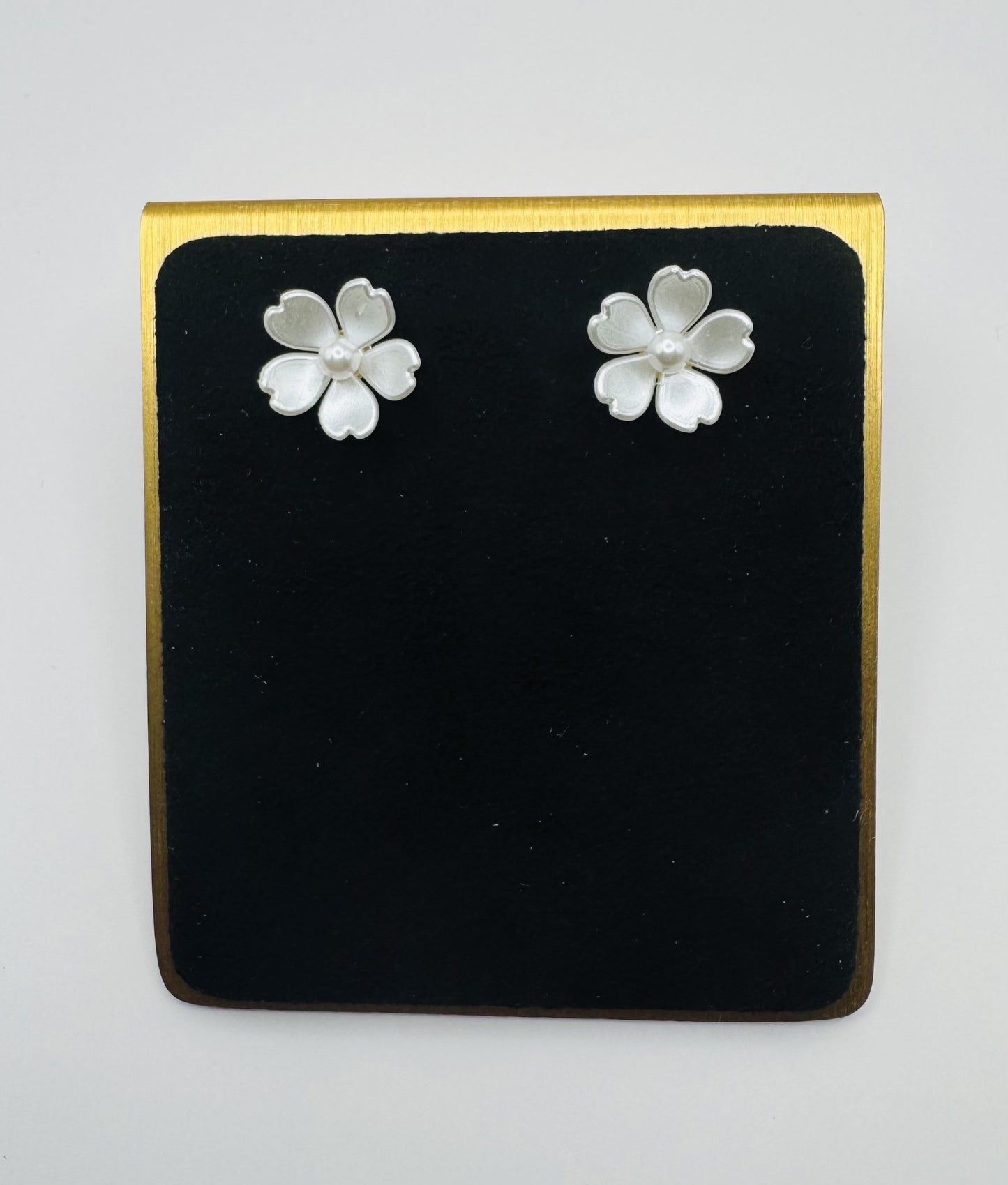 White Floral Post Earring - Lead Compliant