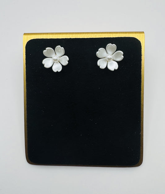 White Floral Post Earring - Lead Compliant