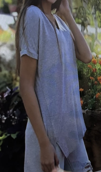 comfy-grey-oversized-tee-lifestyle